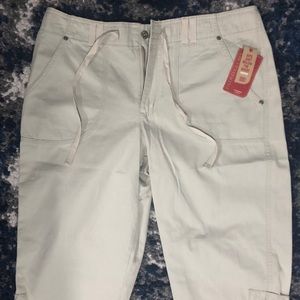 NWT Faded Glory Twill Capri Size 16